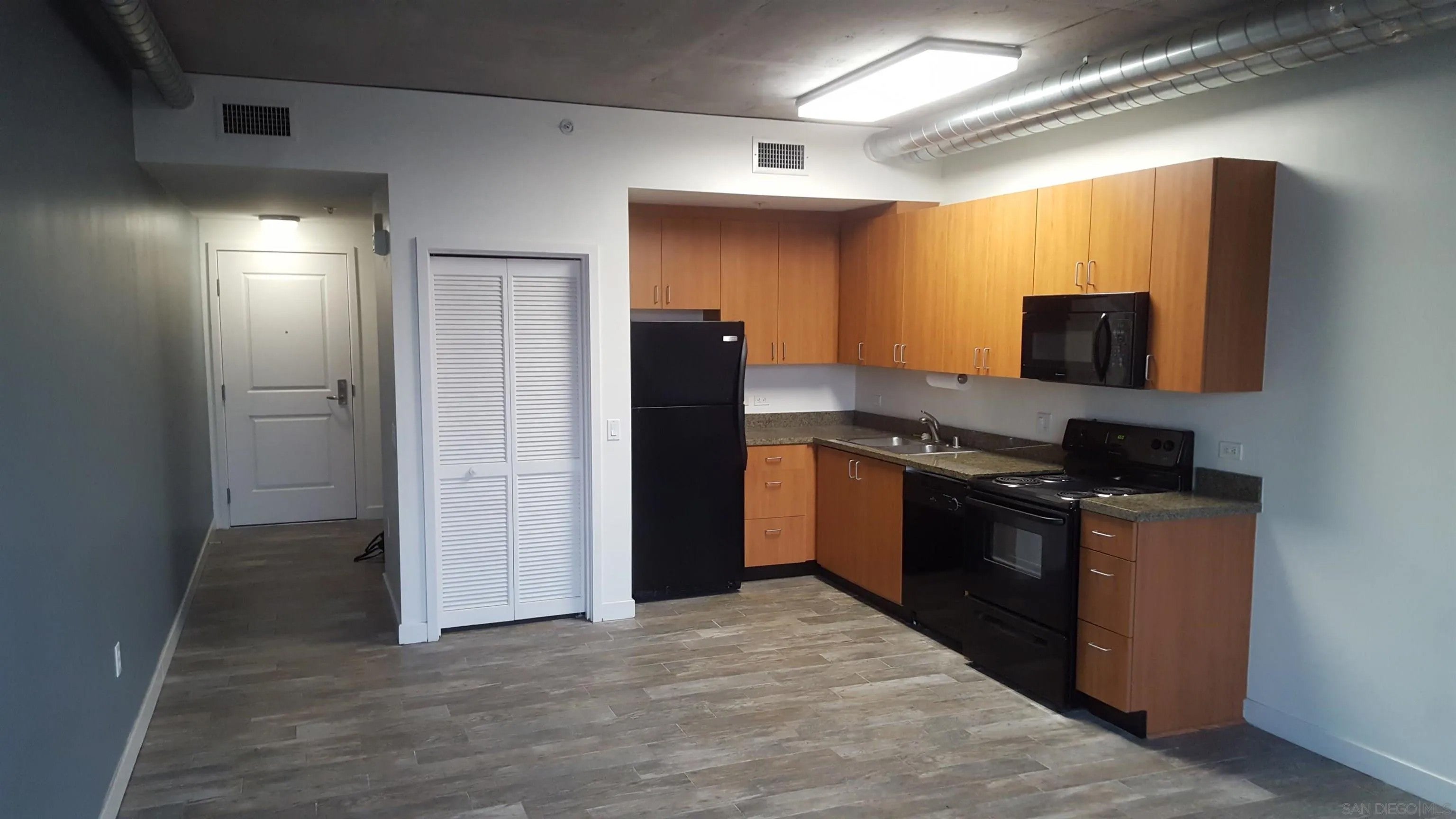 1080 Park BLVD 1209