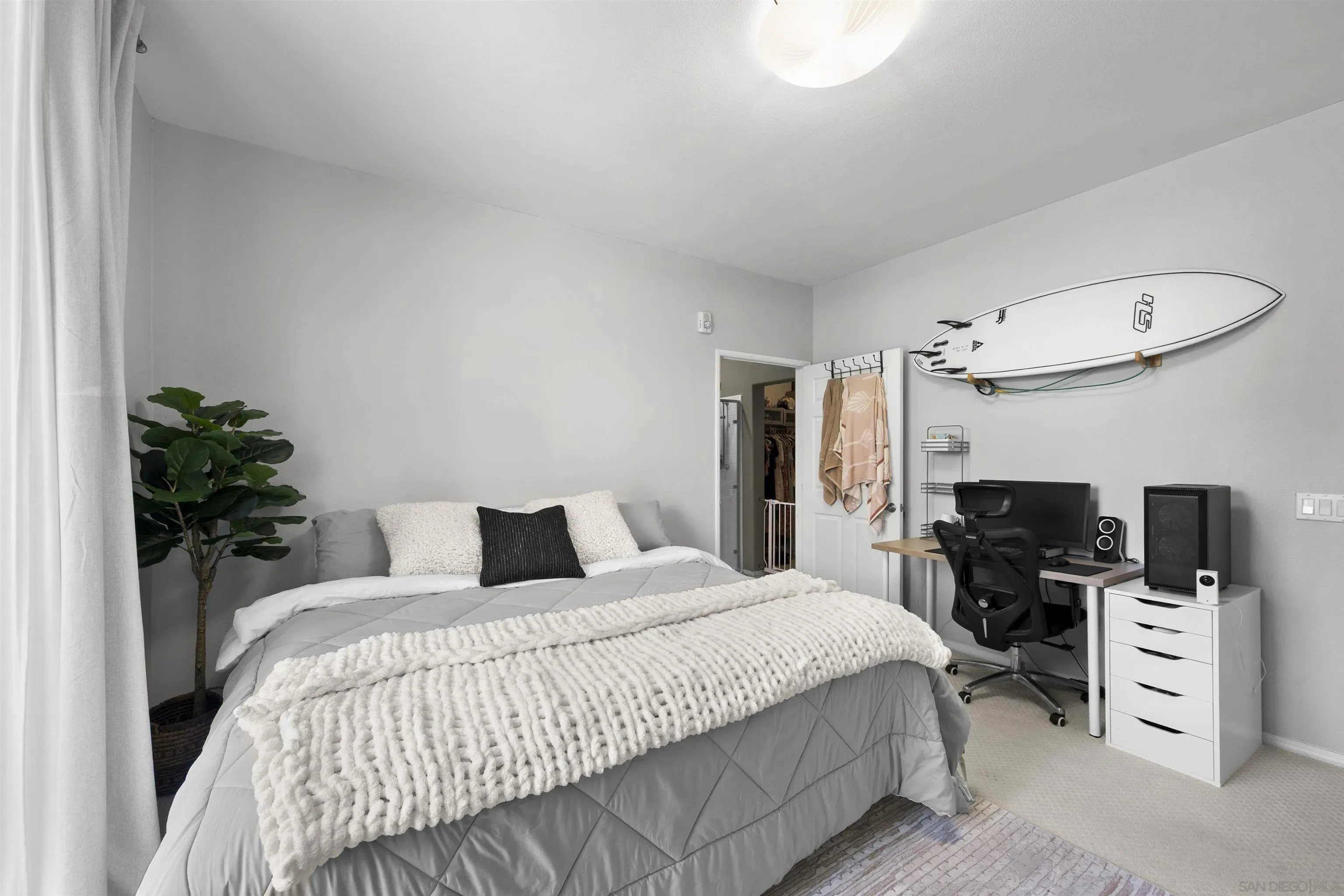 Chula Vista, California 91915, United States, 3 Bedrooms Bedrooms, ,2 BathroomsBathrooms,Residential,Active,200450