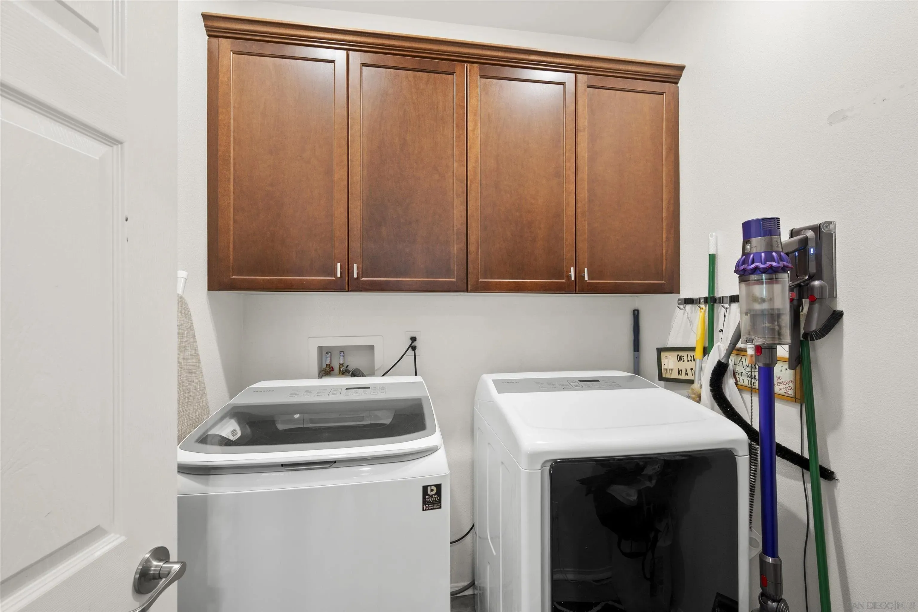 Chula Vista, California 91915, United States, 3 Bedrooms Bedrooms, ,2 BathroomsBathrooms,Residential,Active,200450