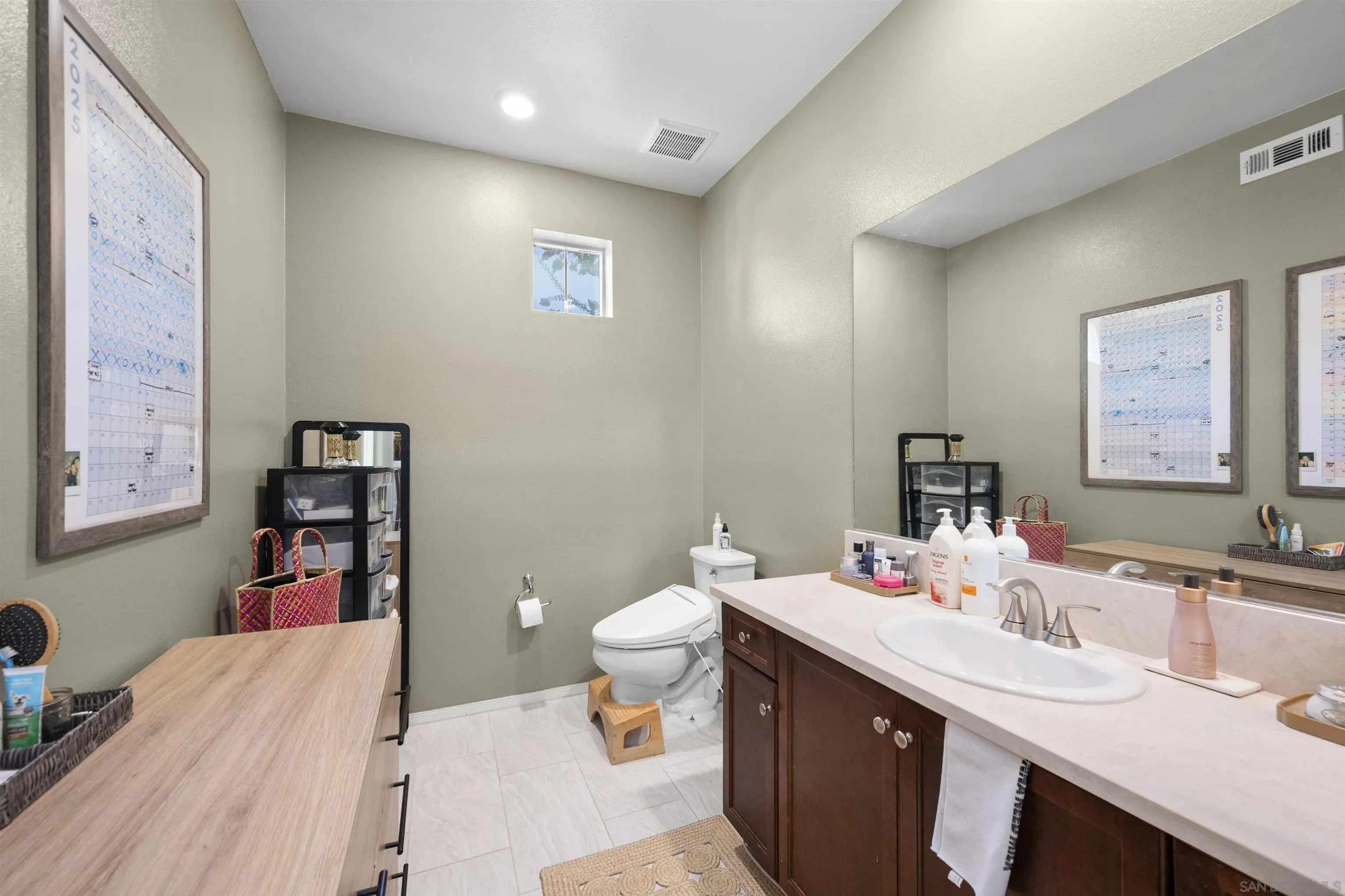 Chula Vista, California 91915, United States, 3 Bedrooms Bedrooms, ,2 BathroomsBathrooms,Residential,Active,200450