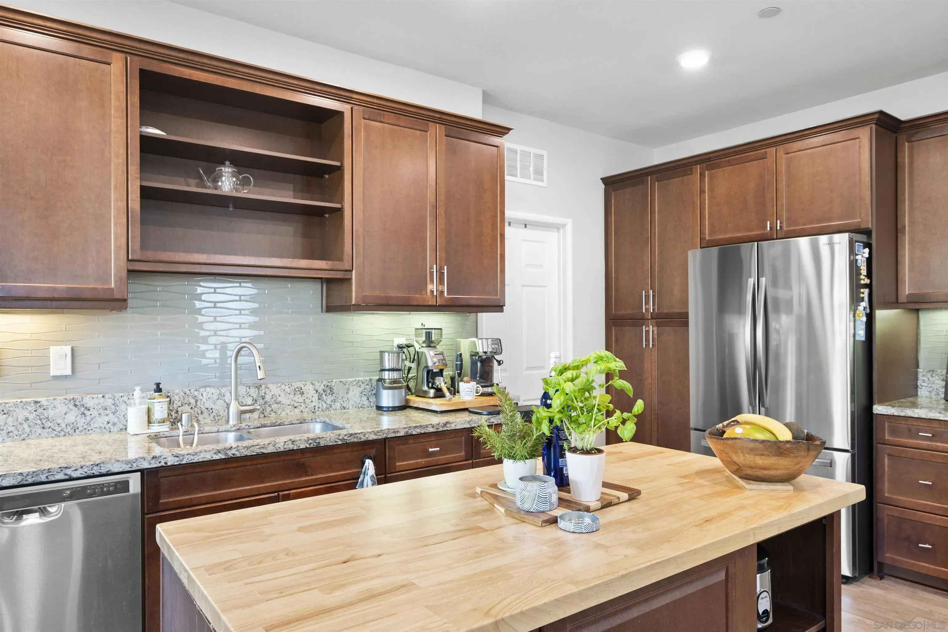 Chula Vista, California 91915, United States, 3 Bedrooms Bedrooms, ,2 BathroomsBathrooms,Residential,Active,200450