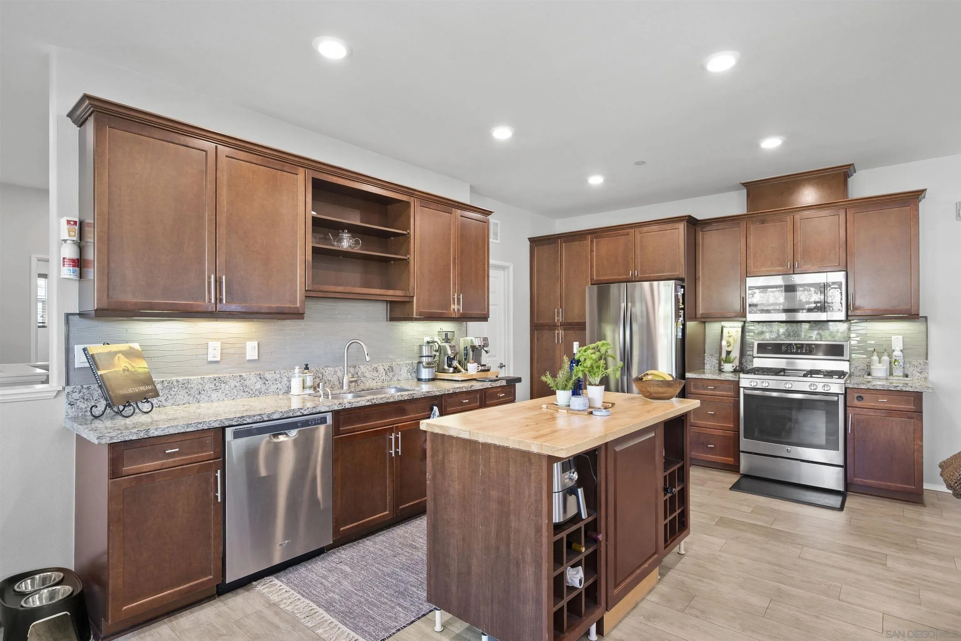 Chula Vista, California 91915, United States, 3 Bedrooms Bedrooms, ,2 BathroomsBathrooms,Residential,Active,200450