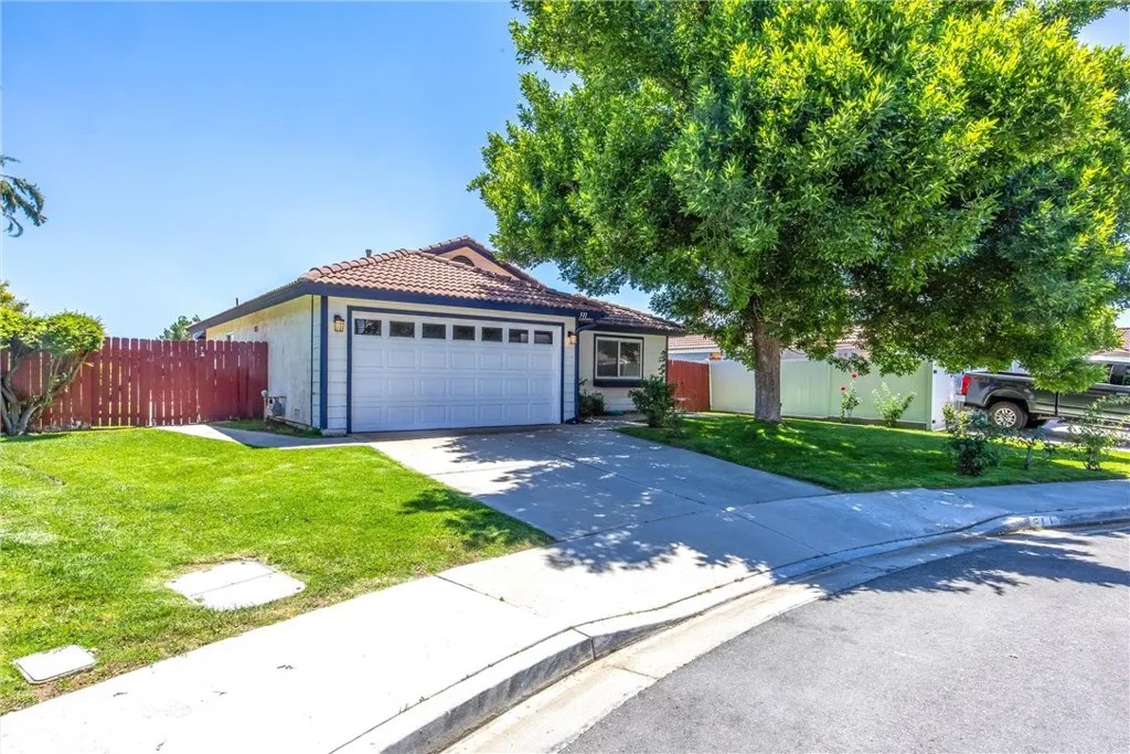 511 Lois Ln