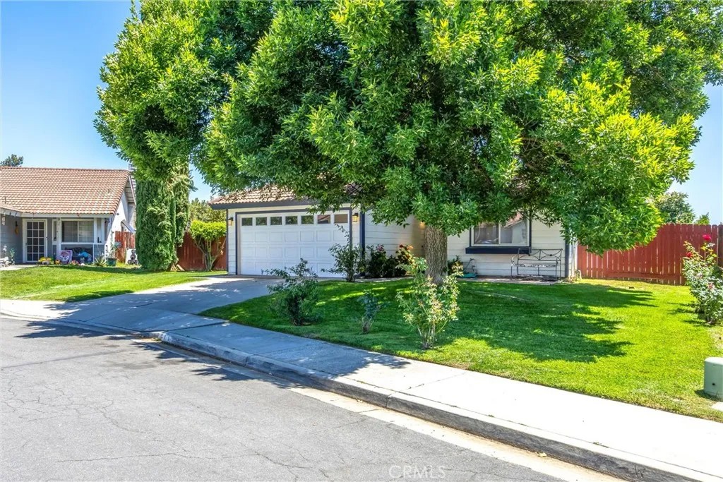 511 Lois Ln