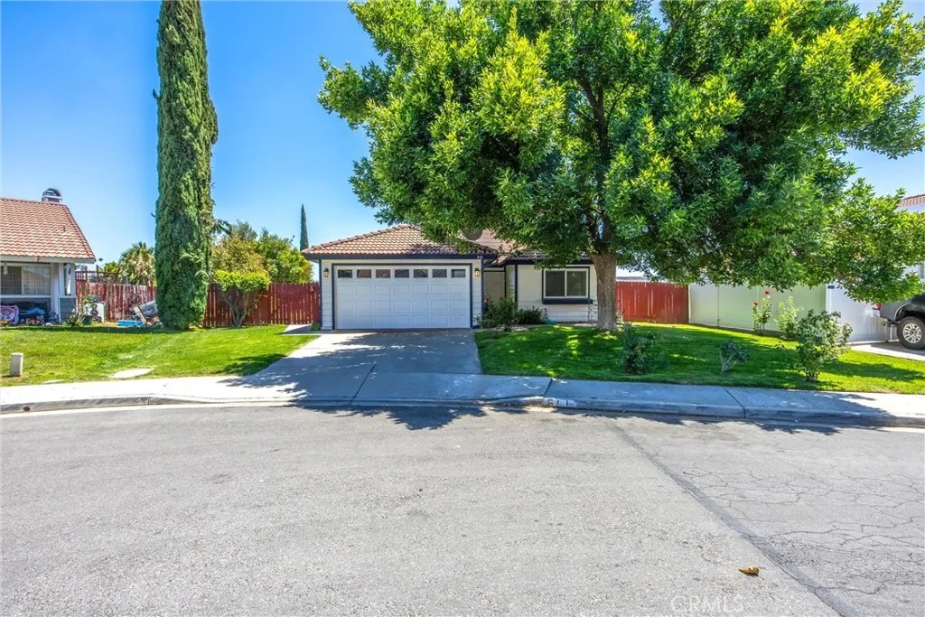 511 Lois Ln