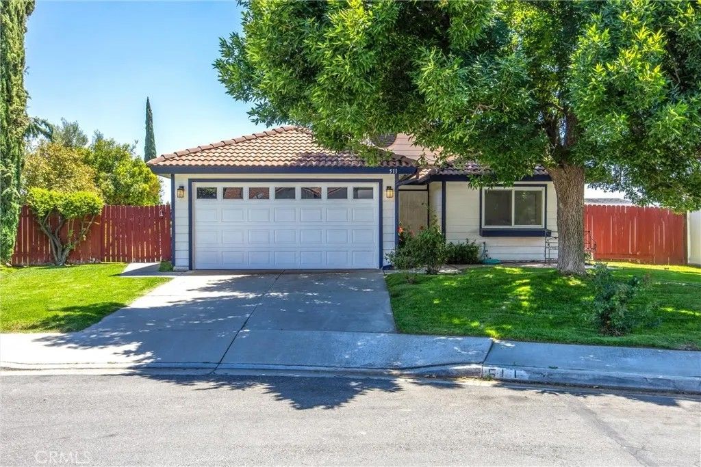 Photo of 511 Lois Ln, Beaumont, CA 92223 (MLS # IG26126033)
