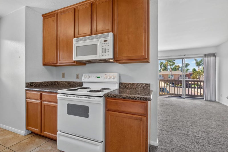559 E Madison 110