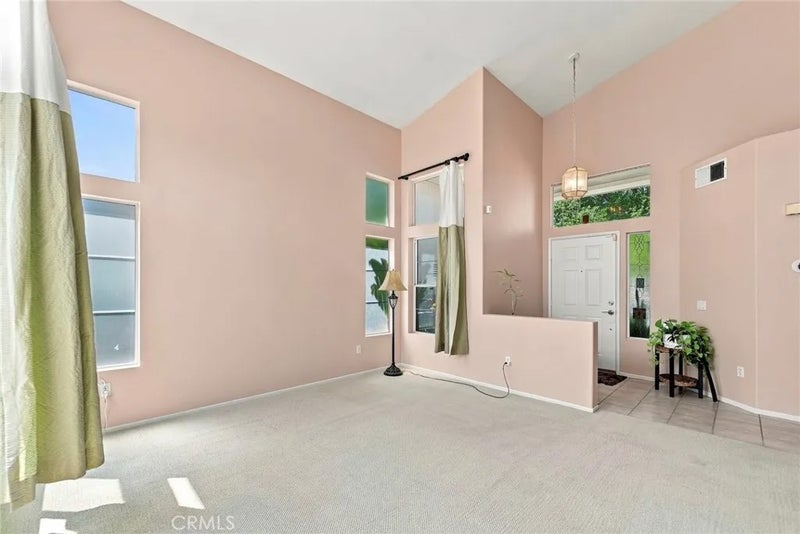 637 Avondale