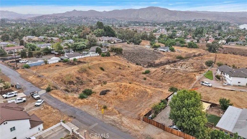 3255 Howe