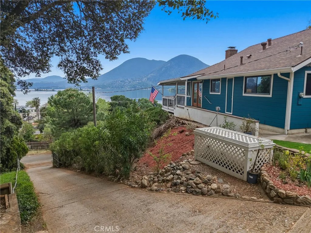 9480 Glenhaven