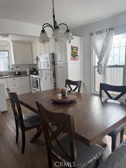 1115 E 105th