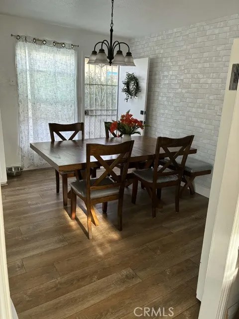 1115 E 105th