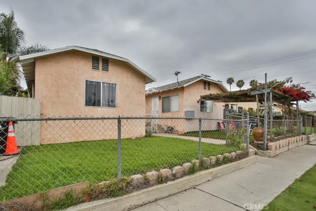 823 W 81st Street