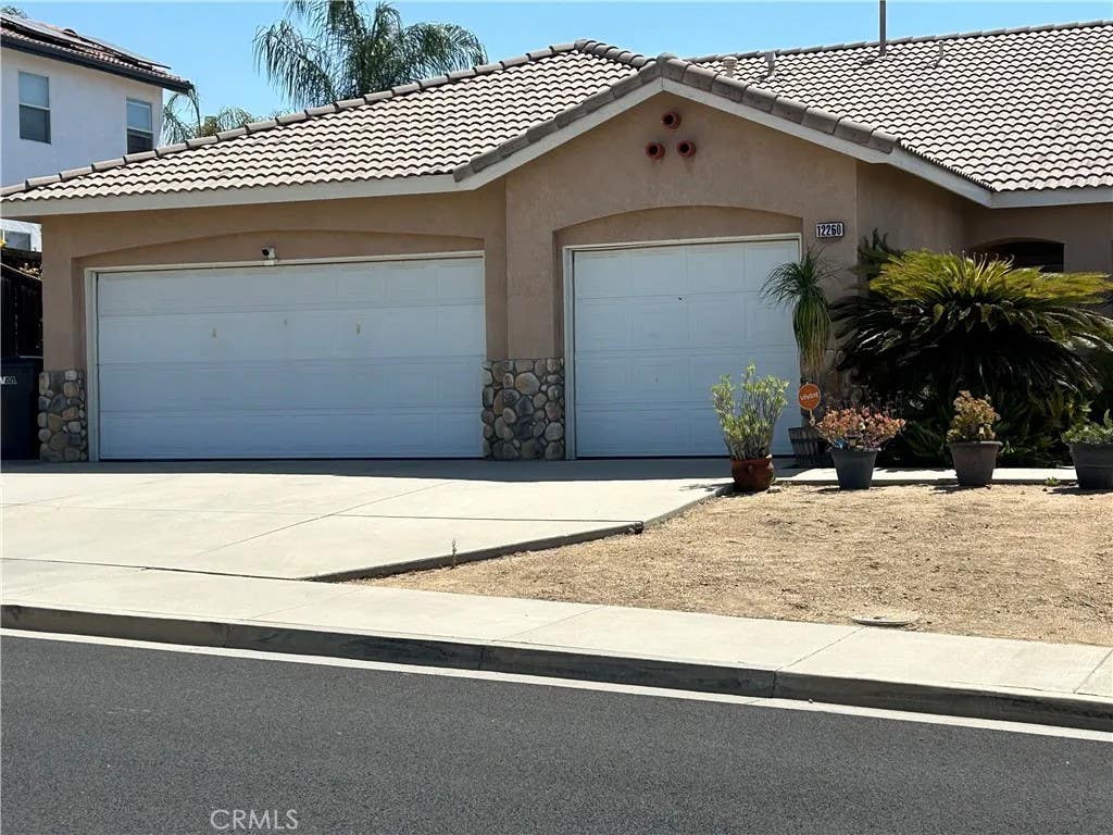 Photo of 12260 Via De Palmas DR, Moreno Valley, CA 92555 (MLS # IV26112693)