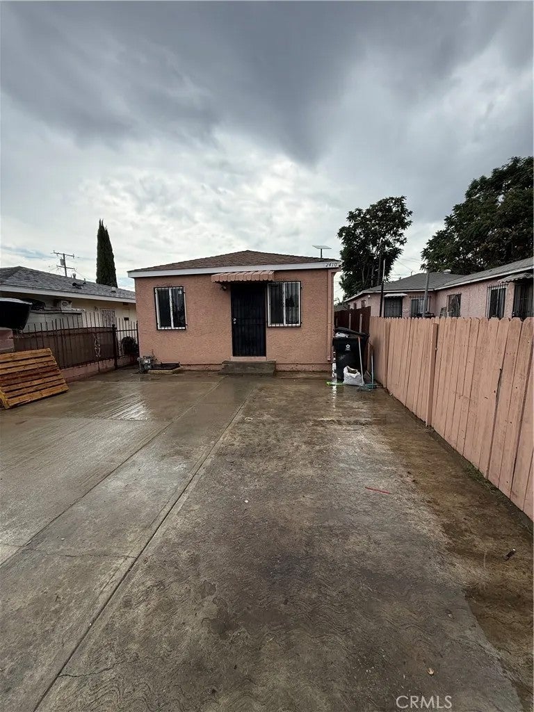 2410 E 115th