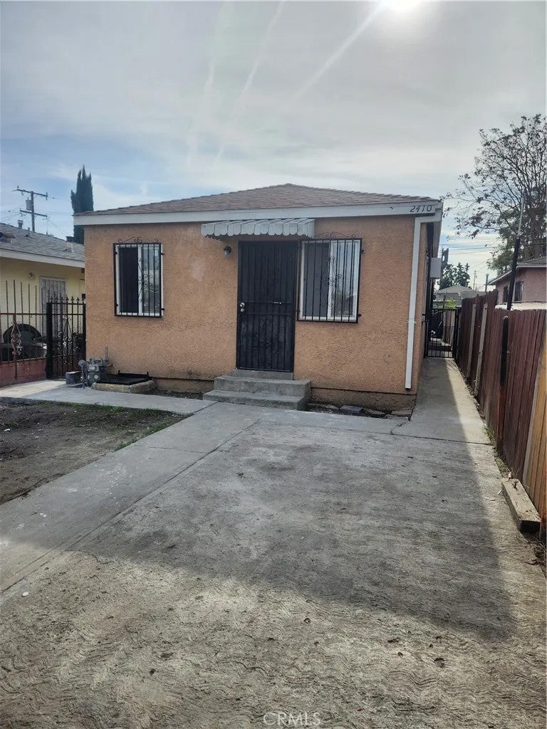 2410 E 115th