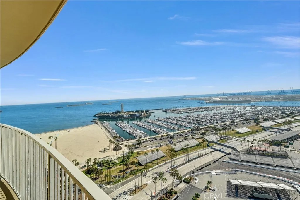 700 E Ocean 3107