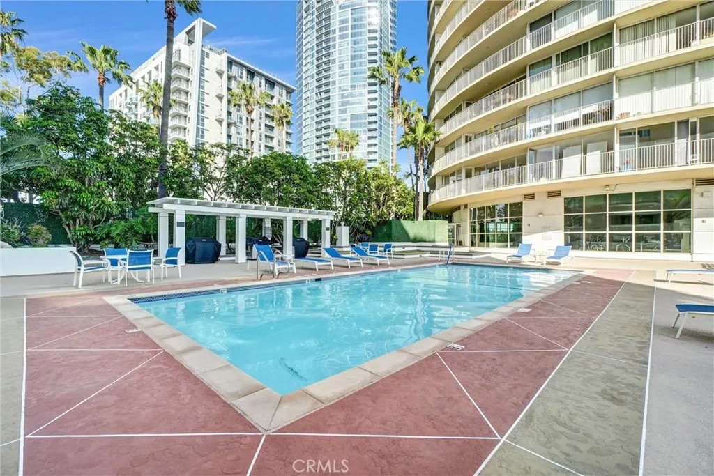 700 E Ocean 3107