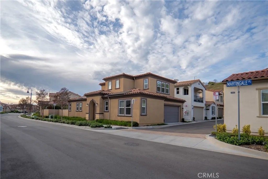 Photo of 20525 Martingale Pl, Saugus, CA 91350 (MLS # SR26031334)