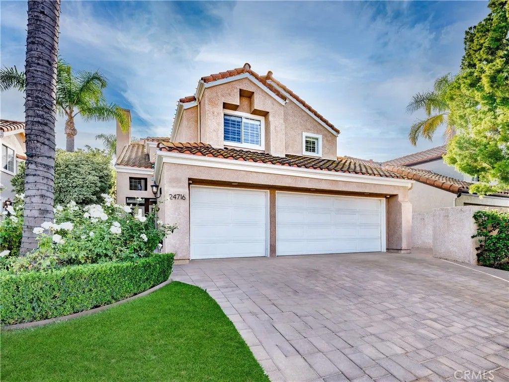 Photo of 24716 Calle Altamira, Calabasas, CA 91302 (MLS # SR25280644)