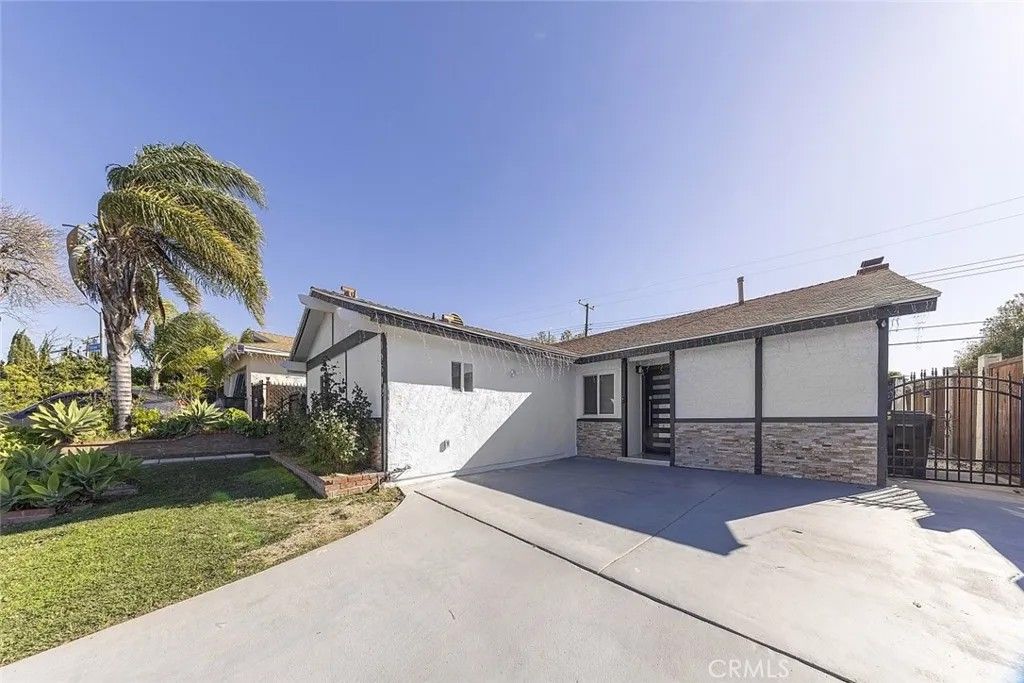 Photo of 19512 Steinway Street, Canyon Country, CA 91351 (MLS # GD26007773)