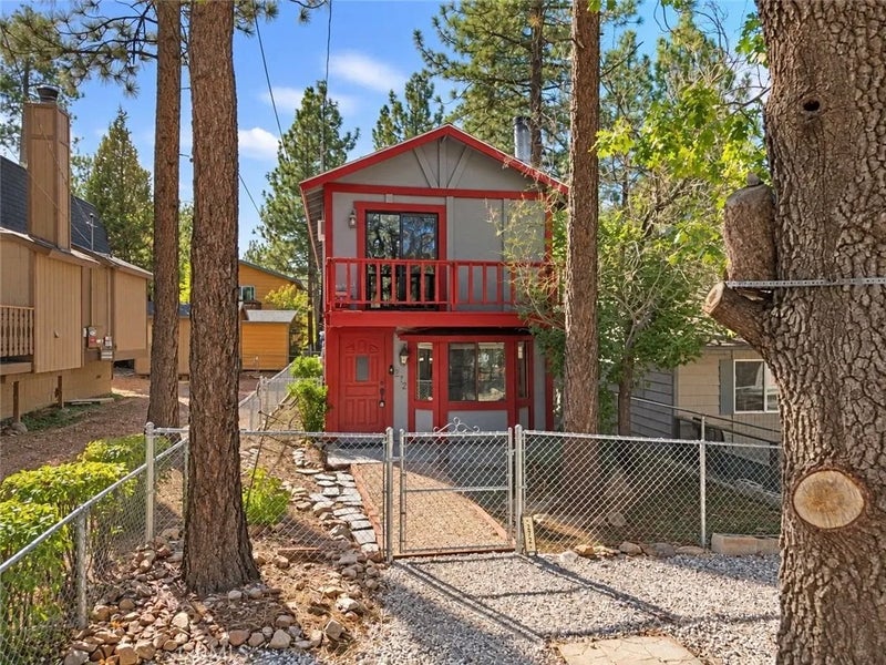 272 Imperial Avenue
