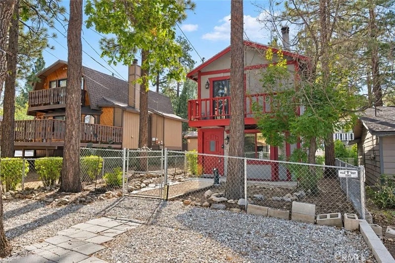272 Imperial Avenue