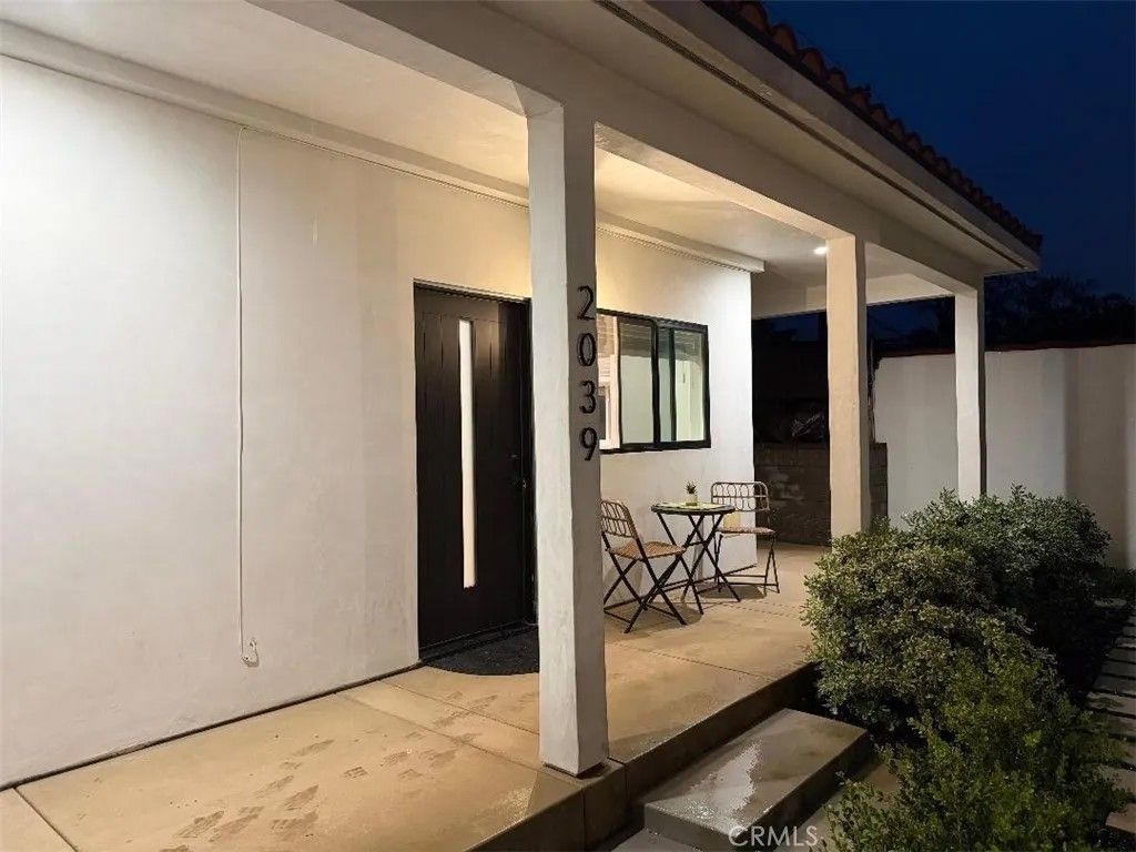 Photo of 2039 Casa Grande, Pasadena, CA 91104 (MLS # WS25280929)