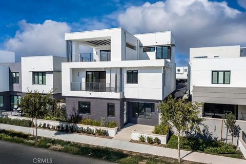 Tiny photo for 2091 Flight Way, Tustin, CA 92782 (MLS # PW25245738)