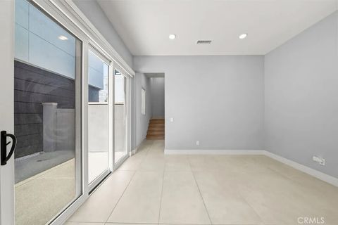 Tiny photo for 2091 Flight Way, Tustin, CA 92782 (MLS # PW25245738)