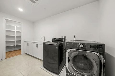 Tiny photo for 2091 Flight Way, Tustin, CA 92782 (MLS # PW25245738)