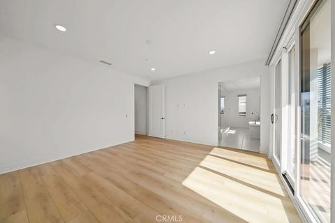 Tiny photo for 2091 Flight Way, Tustin, CA 92782 (MLS # PW25245738)