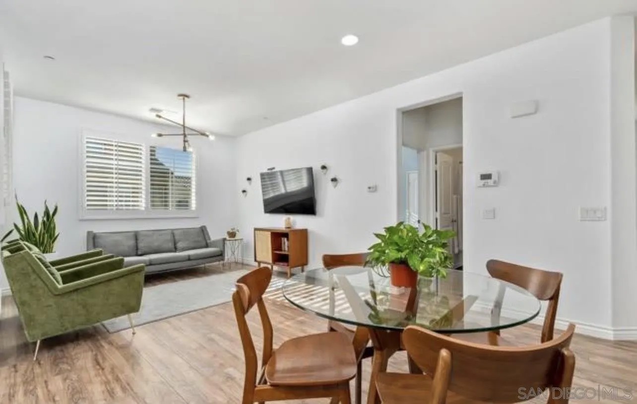 1627 Dunlin Avenue 1