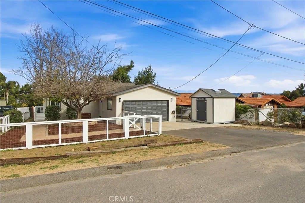 Photo of 17430 Crawford St, Lake Elsinore, CA 92530 (MLS # PW26005339)