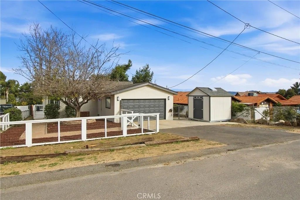 Photo of 17430 Crawford St, Lake Elsinore, CA 92530 (MLS # PW26005339)