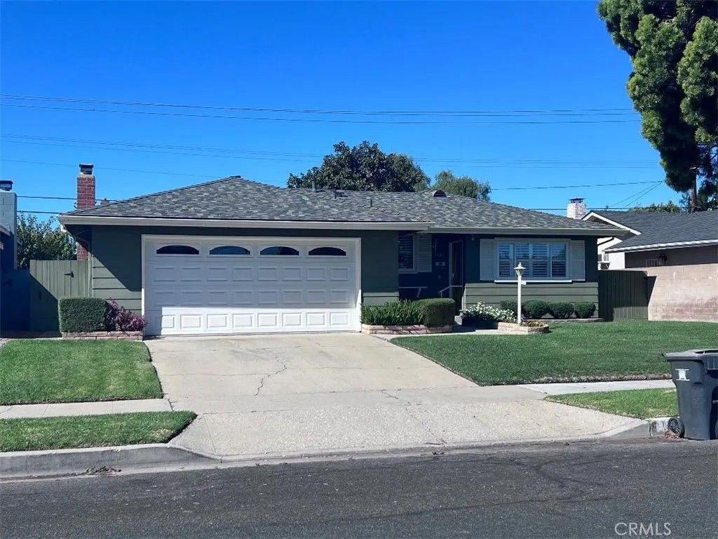 Photo of 1541 S Thornburg St, Santa Maria, CA 93458 (MLS # PI25280883)