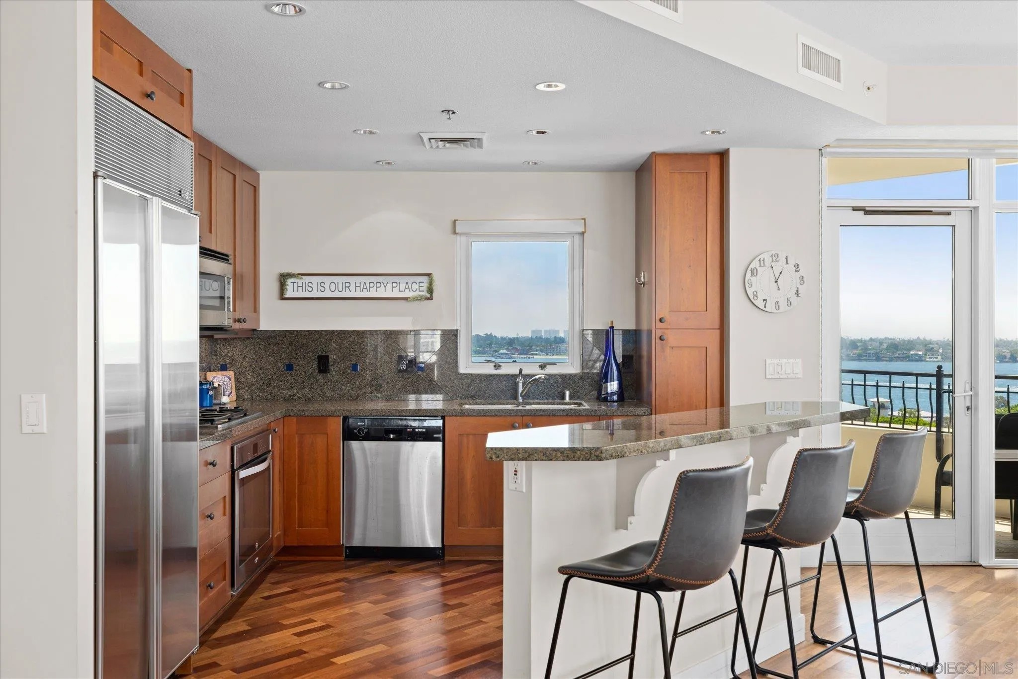 700 W Harbor 1204