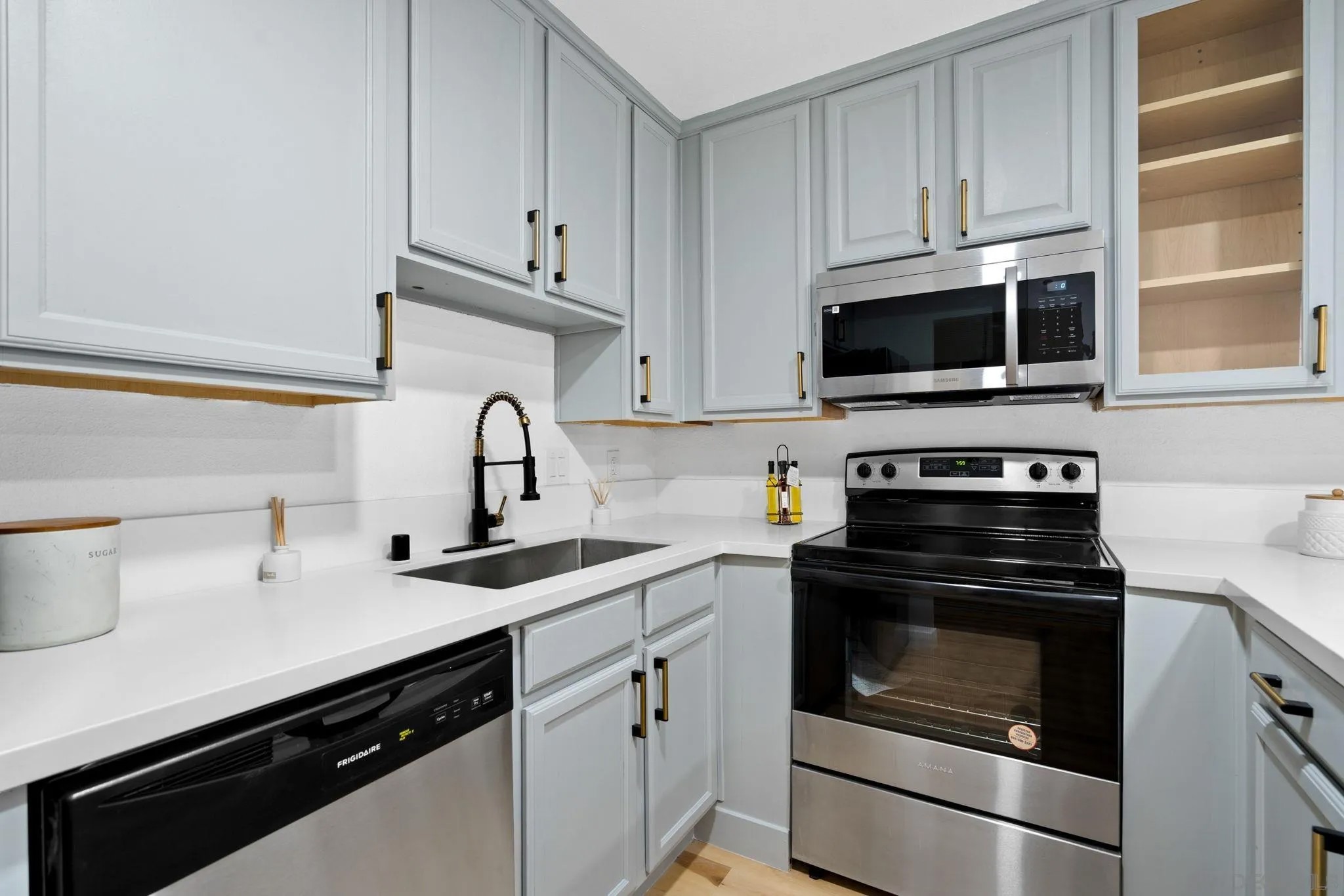 3030 Suncrest Dr 104