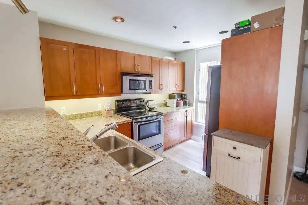 427 9th Ave 409