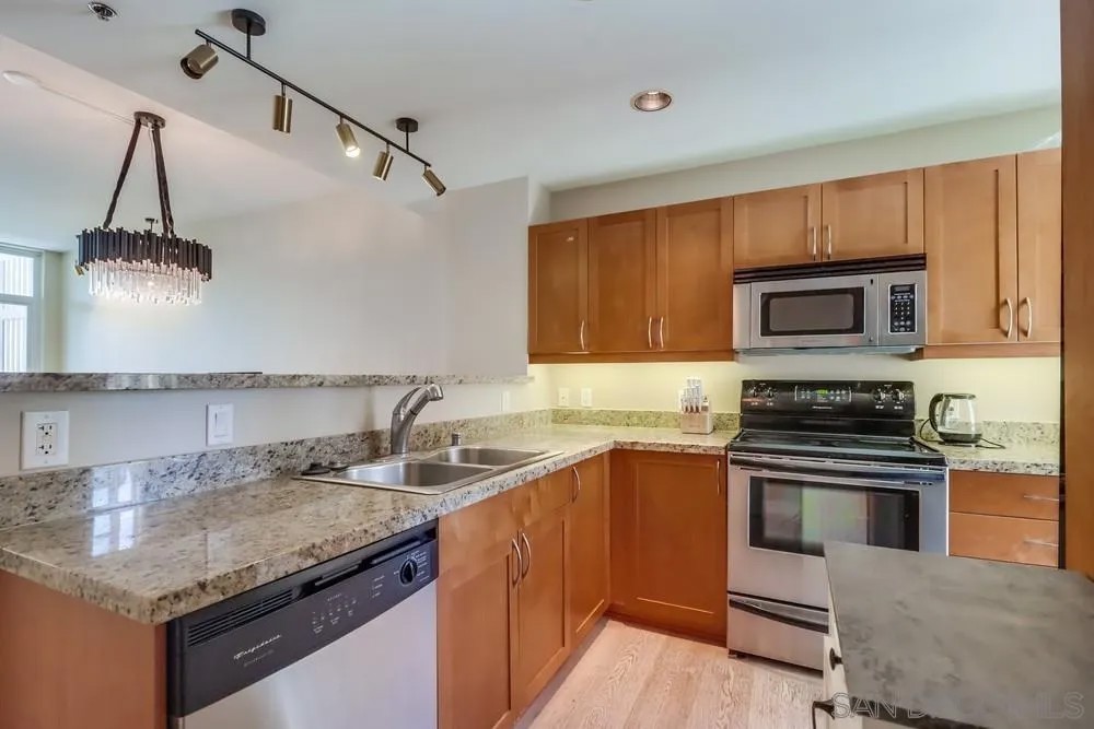 427 9th Ave 409