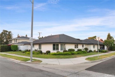 Property photo of 2904 Club House Road, Costa Mesa, CA 92626