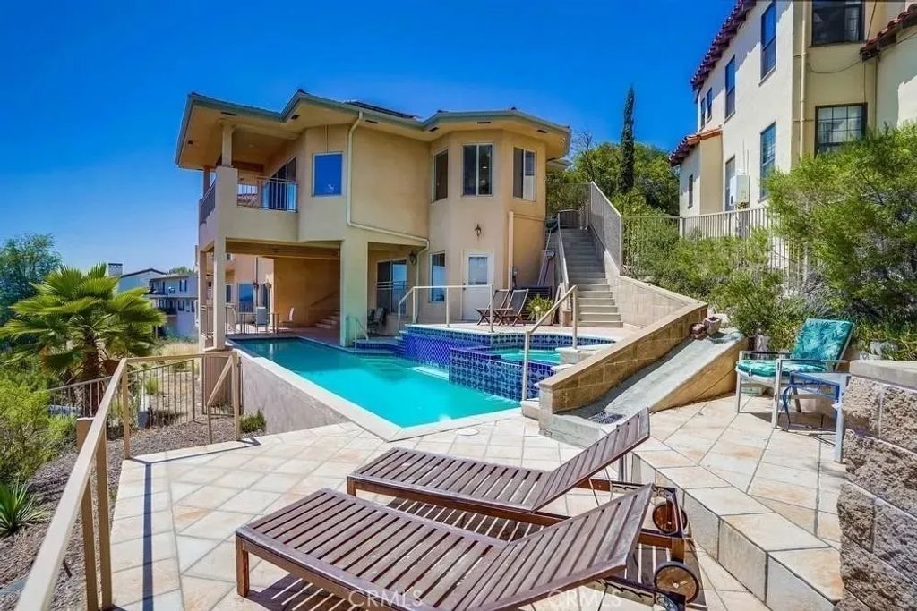 Photo of 876 Harrington Rd, Glendale, CA 91207 (MLS # GD26058840)