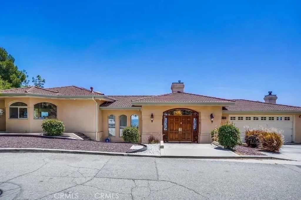 Photo of 876 Harrington Rd, Glendale, CA 91207 (MLS # GD26058840)
