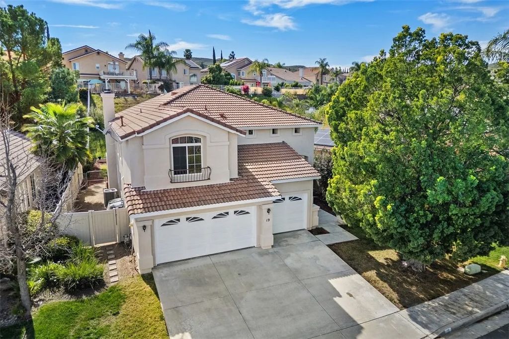 Photo of 19 Villa Milano, Lake Elsinore, CA 92532 (MLS # IG26037938)