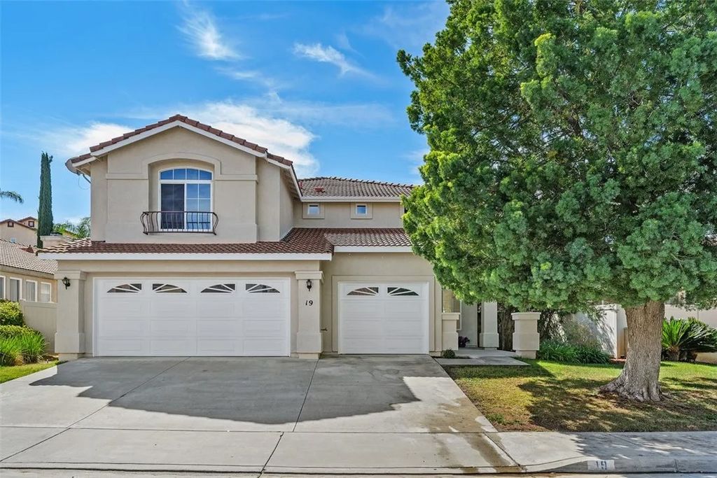 Photo of 19 Villa Milano, Lake Elsinore, CA 92532 (MLS # IG26037938)