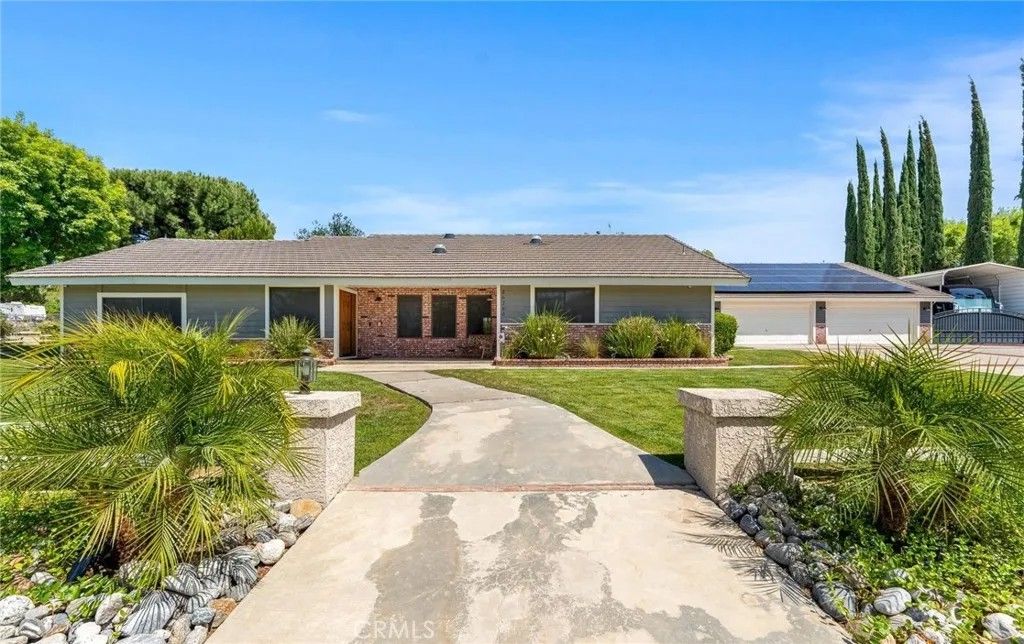 Photo of 26280 Thacker Drive, Hemet, CA 92544 (MLS # SW26079354)