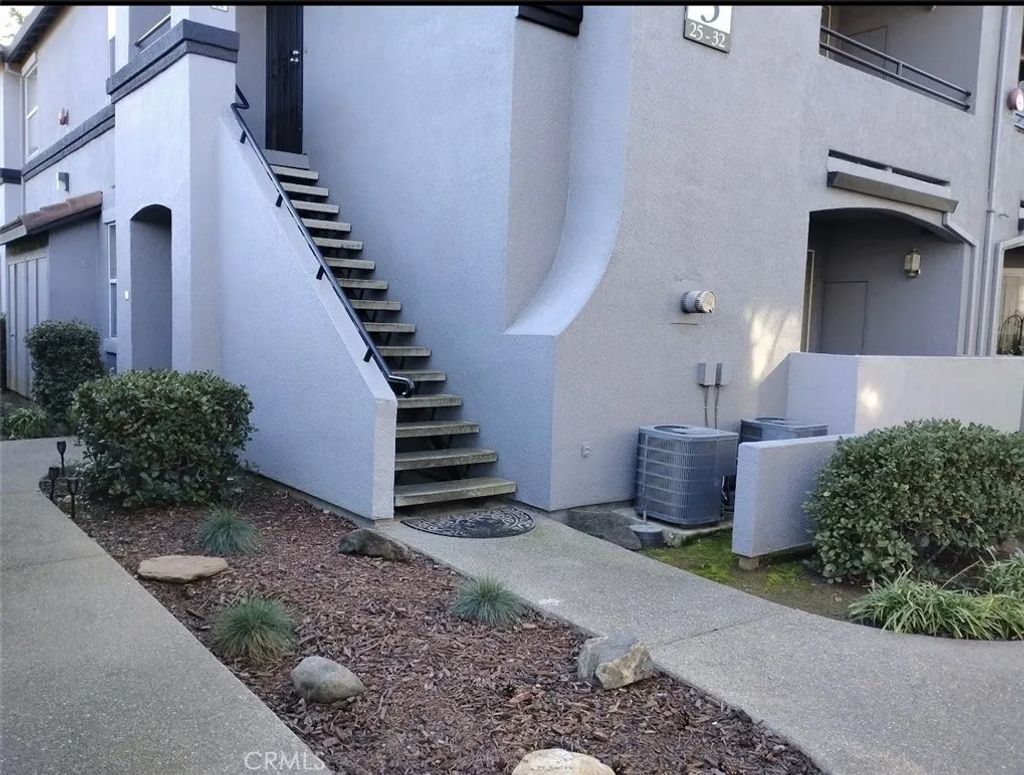 Photo of 5201 Laguna Oaks Dr, Elk Grove, CA 95758 (MLS # PW26005932)