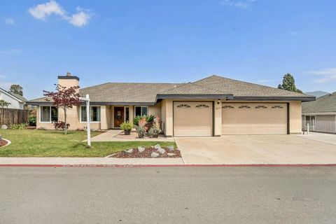 Photo of 2611 Ledgetop Place, Spring Valley, CA 91977 (MLS # PTP2603118)