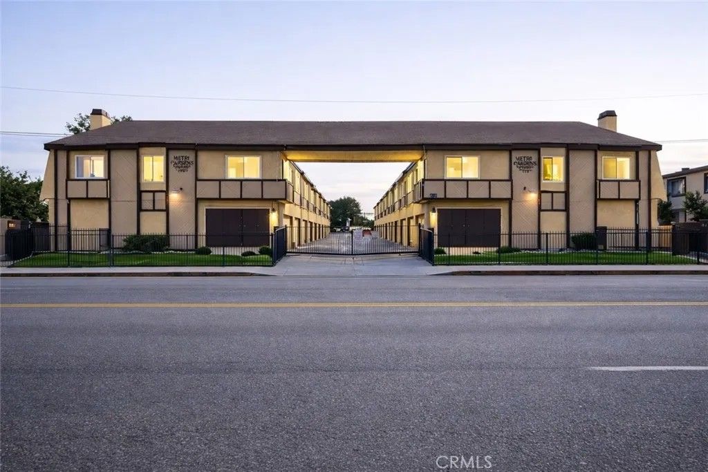 Photo of 38710 10th St E St #15, Palmdale, CA 93550 (MLS # SR26036993)