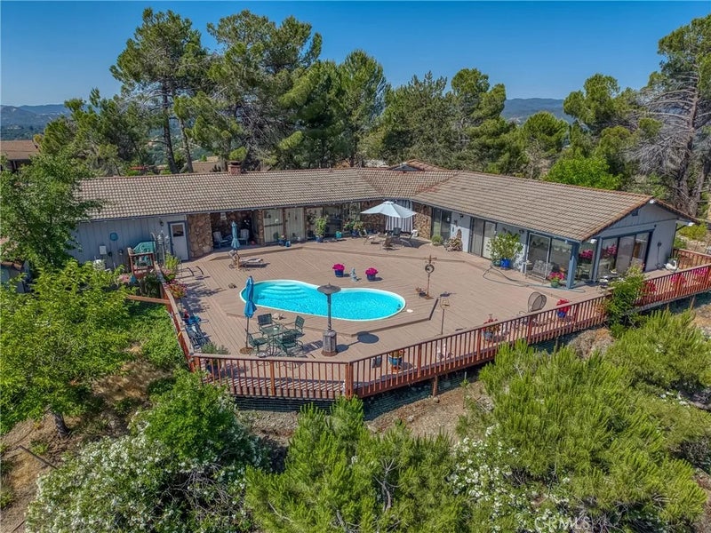 460 Lake Vista Drive